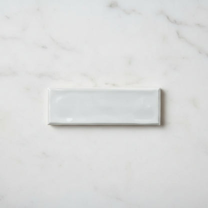 Old English White Daisy Wall Tile 20x6.5cm