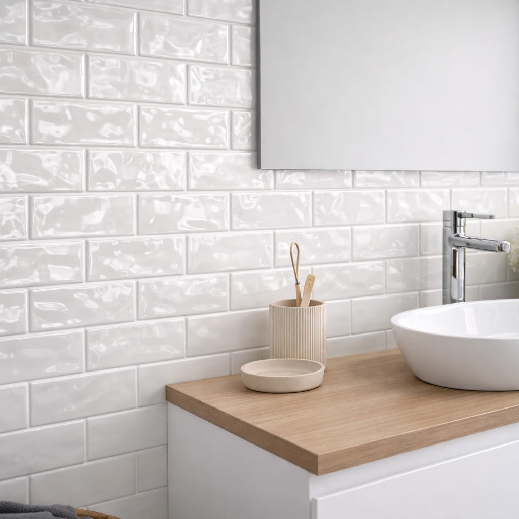 Old English White Daisy Wall Tile 20x6.5cm